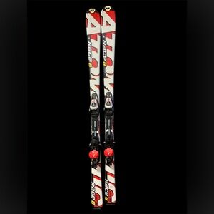 Atomic Racer parabolic downhill Skis 150cm for women or teen in great condition